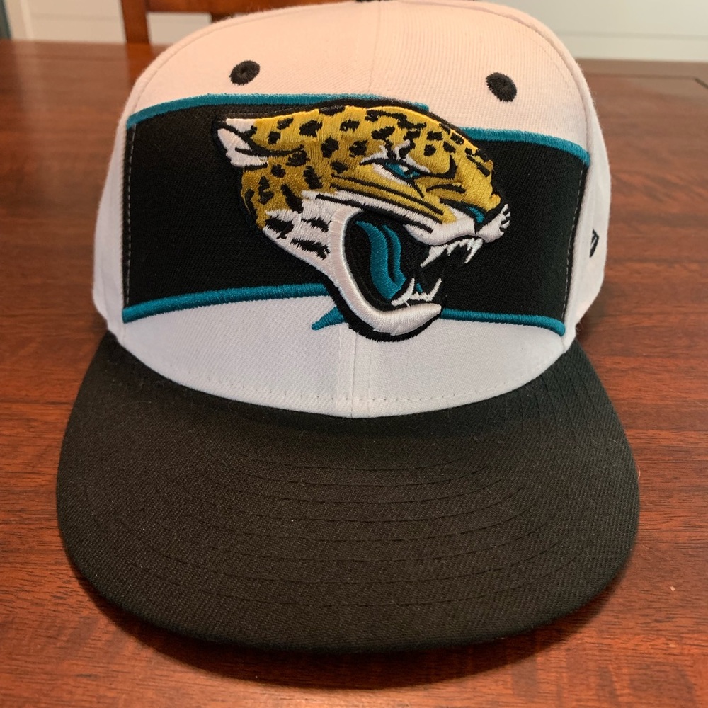 New Era Jacksonville Jaguars Embroidered Cap - Black and White